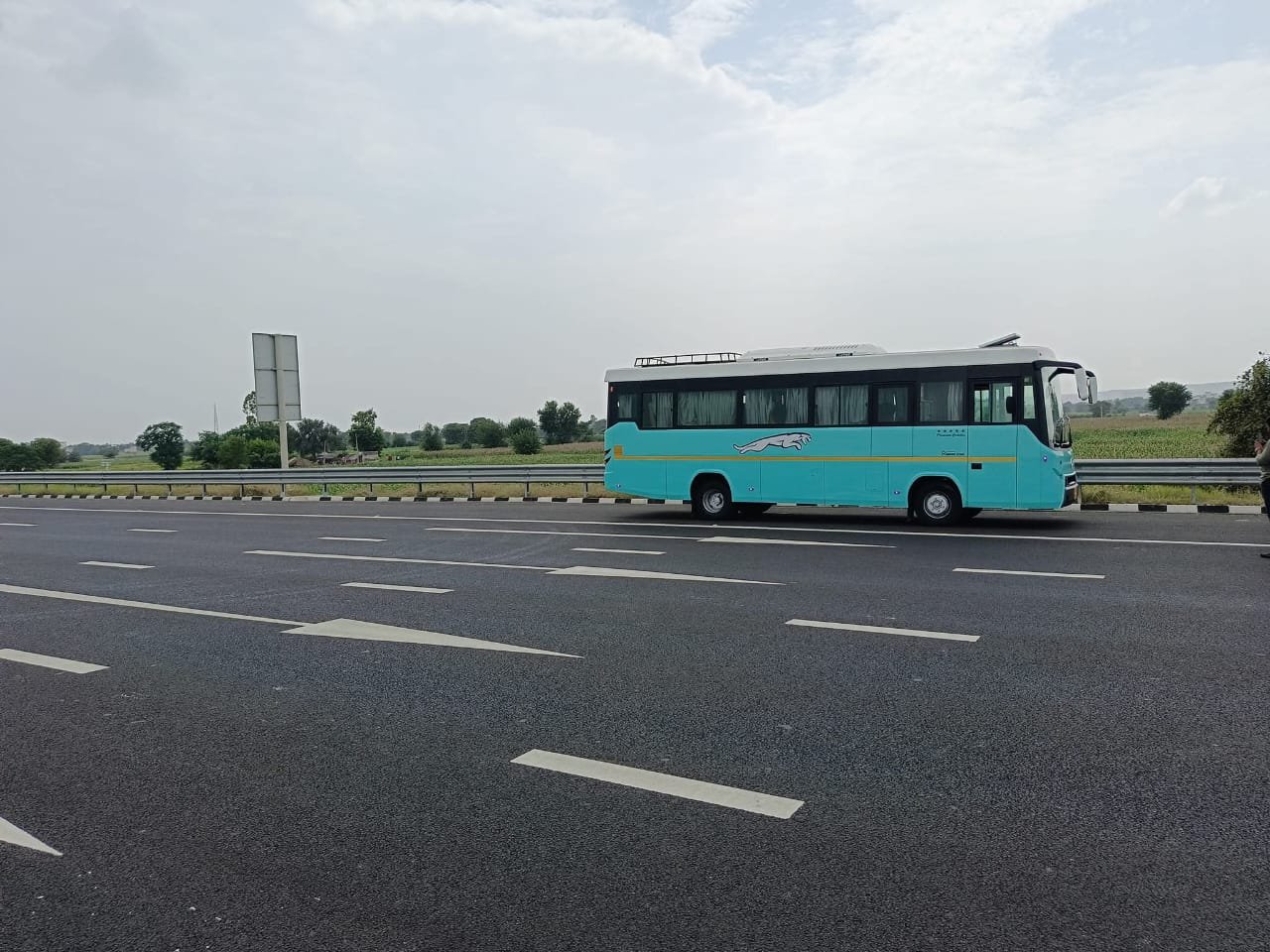 WhatsApp Image 2025-12-04 at 16.06.49_91439144.jpg - Supreme Car Rental